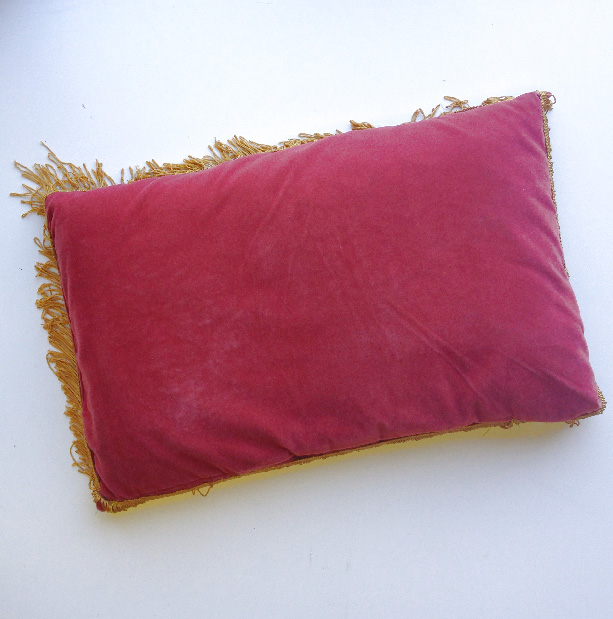 CUSHION, Pink Velvet w Gold Fringing